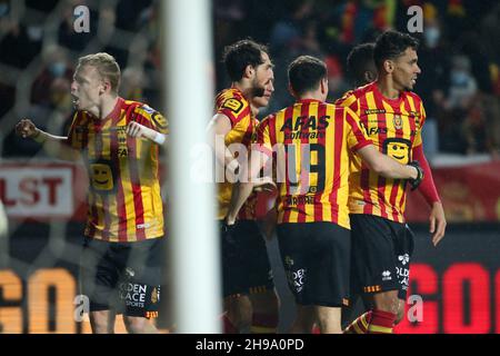 MECHELEN, BELGIQUE - 5 DÉCEMBRE : Nikola Storm de KV Mechelen célèbre le premier but de la soirée de son côté lors du match de la Jupiler Pro League entre KV Mechelen et KRC Genk à l'AFAS Stadion le 5 décembre 2021 à Mechelen, Belgique (photo de Perry van de Leuvert/Orange Pictures) Banque D'Images