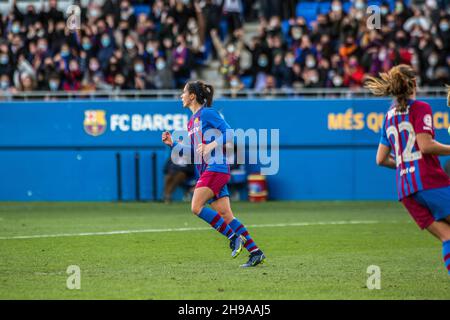 Aitana Bonamati du FC Barcelona célèbre un but lors du match Primera Iberdrola entre le FC Barcelona Femeni et le Athletic Club Femenino au stade Johan Cruyff. Score final ; FC Barcelona Femeni 4:0 Athletic Club Femenino. Banque D'Images