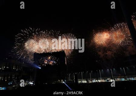 Jeddah, Arabien saoudien.05e décembre 2021.05.12.2021, circuit de la corniche de Jeddah, Jeddah, Grand Prix de Formule 1 d'Arabie Saoudite, sur la photo, le feu d'artifice final est exposé sur le circuit de course de Jeddah.Credit: dpa/Alay Live News Banque D'Images