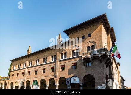 Bibliothèque d'histoire contemporaine Alfredo Oriani au Palazzo della Provincia à Ravenne Banque D'Images