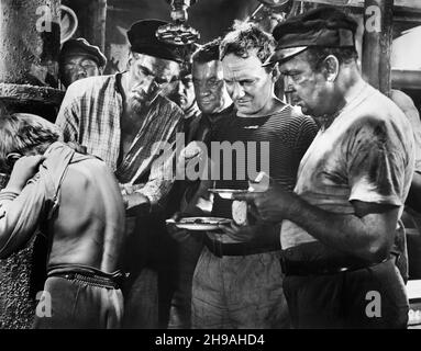 Noel Purcell, Peter Rudolph Jones, sur le tournage du film, 'The Blue Lagoon', Universal Pictures, 1949 Banque D'Images