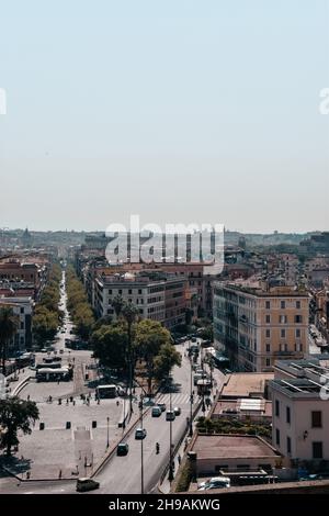 ROME, ITALIE - 10 octobre 2021 : une vue magnifique sur la ville de Rome depuis le musée du Vatican Banque D'Images