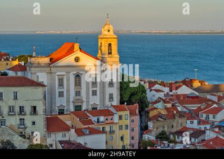 Igreja de Santo Estevao (église Saint Stephen) à Alfama, l'une des plus anciennes régions de Lisbonne, Lisbonne, Portugal Banque D'Images