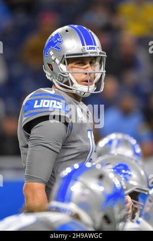 DETROIT, MI - 5 DÉCEMBRE : le QB Jared Goff des Detroit Lions (16) vérifie la défense lors du match NFL entre Minnesota Vikings et Detroit Lions le 5 décembre 2021 au Ford Field de Detroit, MI (photo d'Allan Dranberg/CSM) crédit : CAL Sport Media/Alay Live News Banque D'Images