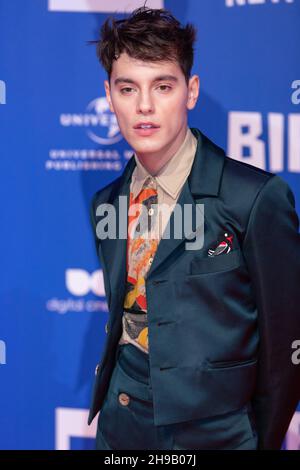 Londres, Royaume-Uni.05e décembre 2021.Max Harwood participe au 24e British Independent film Awards au Old Billingsgate de Londres.Crédit : SOPA Images Limited/Alamy Live News Banque D'Images