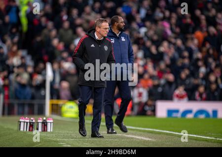 MANCHESTER, ANGLETERRE - DÉCEMBRE 04 : le manager Ralf Rangnick de Manchester United lors du match de la Premier League entre Manchester United et Crystal Palace à Old Trafford le 4 décembre 2021 à Manchester, Angleterre.Support photo MB Banque D'Images