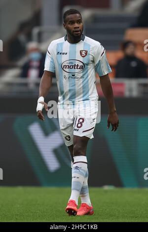 Stade San Siro, Milan, Italie, 04 décembre 2021,Lassana Coulibaly (US Salernitana 1919) pendant l'AC Milan contre US Salernitana - italie football série Banque D'Images