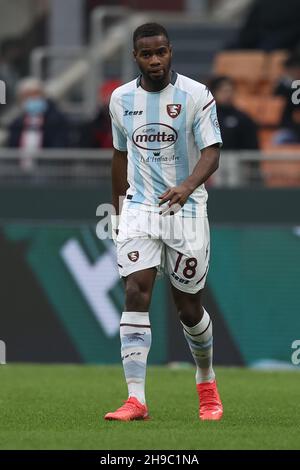 Milan, Italie.04e décembre 2021.Lassana Coulibaly (US Salernitana 1919) pendant l'AC Milan contre US Salernitana, football italien série A match à Milan, Italie, décembre 04 2021 crédit: Agence de photo indépendante/Alamy Live News Banque D'Images