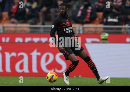 Milan, Italie.04e décembre 2021.Fikayo Tomori (AC Milan) en action pendant l'AC Milan contre US Salernitana, football italien série A match à Milan, Italie, décembre 04 2021 crédit: Agence de photo indépendante / Alamy Live News Banque D'Images