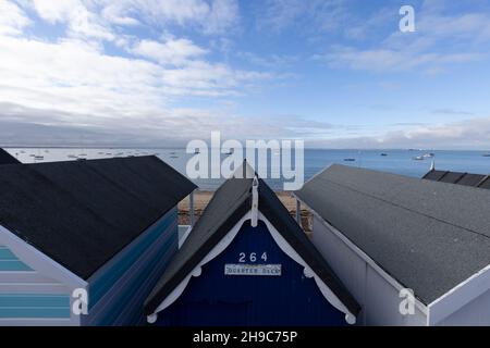 Thorpe Bay, située dans le quartier de Southend-on-Sea dans l'Essex, en Angleterre, située sur l'estuaire de la Tamise. Banque D'Images