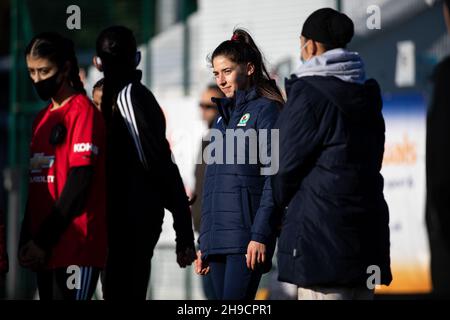 Blackburn Rovers milieu de terrain Millie Chandarana lors d'une compétition de football communautaire gratuite par Indian Gymkahana et Super5 League pour les femmes et les filles d'Asie du Sud Banque D'Images