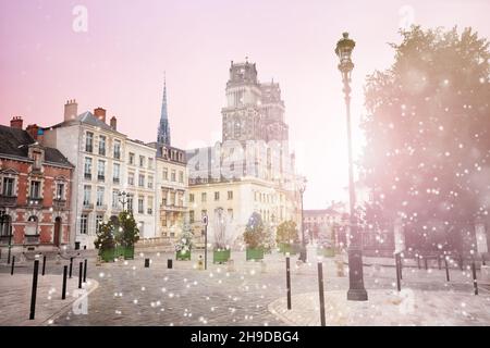 Cathédrale et place Sainte Croix Orléans, France Banque D'Images