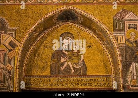 Maria mit Kindem, Kathedrale Santa Maria Nuova, Monreale, Sizilien, Italien Banque D'Images