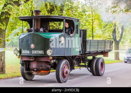 ZAMBERK, TCHÉQUIE - 15 SEPTEMBRE 2018 : chariot à vapeur Skoda Sentinel.Ce type a été produit en Tchécoslovaquie de 1924 à 1935. Banque D'Images