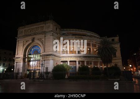 Teatro Politeama, Palerme, Sizilien, Italien Banque D'Images