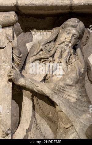 Souillac, Ehemalige Abteikirche Sainte-Marie, Portalskulpturen, im 17.Jahrhundert in Innere transloziert, Jesaja Banque D'Images