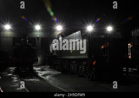 '1450' et 'Erlestoke Manor' sur le hangar à BridgNorth. Banque D'Images