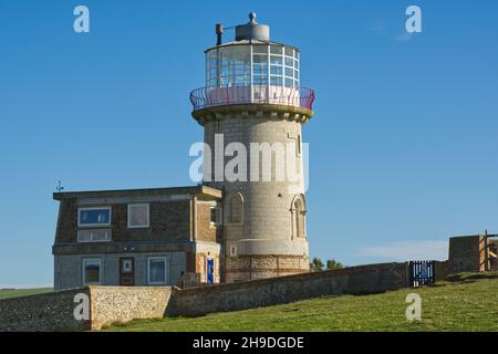 Le phare Belle Tout sur Beachy Head près d'Eastbourne dans l'est du Sussex, en Angleterre.Disused comme phare maintenant une résidence.Célèbre comme bâtiment physiquement Banque D'Images