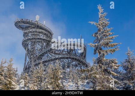 Vue d'hiver sur la promenade en ciel de Dolni Morava, Tchéquie Banque D'Images