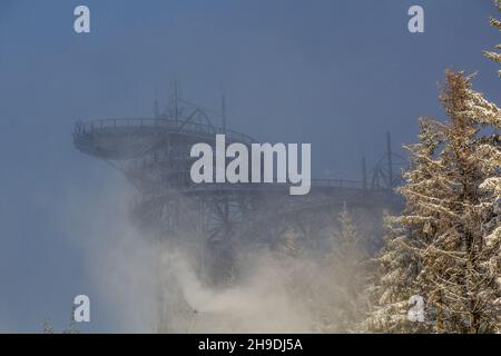 Vue d'hiver sur la promenade en ciel de Dolni Morava, Tchéquie Banque D'Images