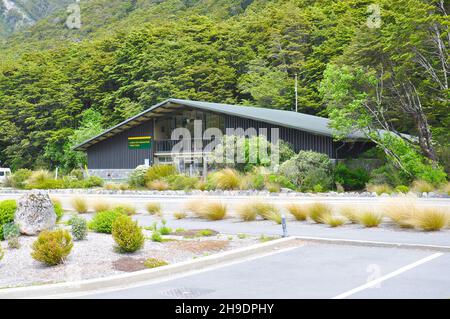 Bâtiment du centre d'accueil du parc national d'Arthur's Pass, en Nouvelle-Zélande, le 10 décembre 2010 Banque D'Images