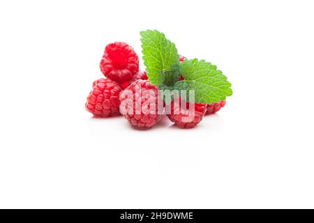 framboises, menthe, fruit, rouge, vert,feuilles, fraîches, framboises, fruits, feuilles,plus, détails, nourriture, fruité, léger,brillant, fond, baies, baies, Banque D'Images