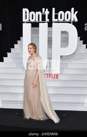 Jennifer Lawrence participe à la première mondiale de Netflix « Don't look Up » le 05 décembre 2021 à New York. Banque D'Images