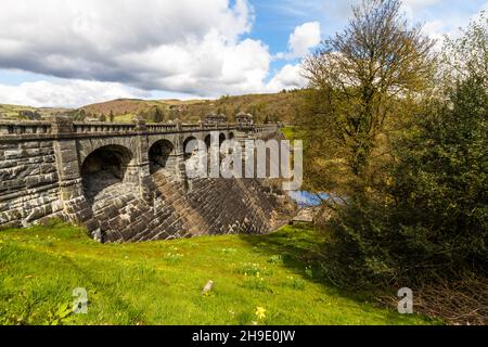 Vue sur le barrage du lac réservoir de Llyn Vyrnwy, Oswestry, Powys North Wales, paysage Banque D'Images