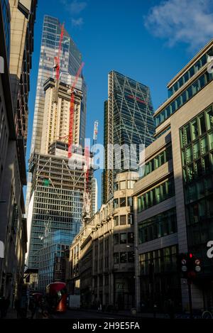 Tours d'affaires densément construites dans la City de Londres, Londres, Angleterre, Royaume-Uni Banque D'Images