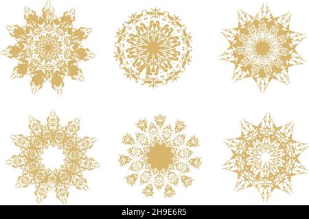 Flocons de neige dorés pour les vacances et les événements ou textiles.Magnifiques flocons de neige comme dentelle pour les décorations du nouvel an, les imprimés, le papier peint, les produits de tissu, etc Banque D'Images