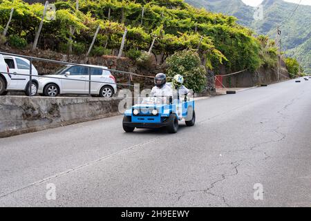 Sao Vicente, Madère, Portugal - 8 août 2021 : un festival traditionnel de karting fait maison Banque D'Images