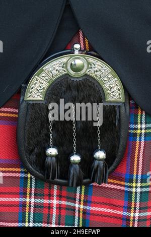 Un sporran ou une pochette est porté avec le kilt dans le cadre de la tenue des Highlands Scots. Banque D'Images