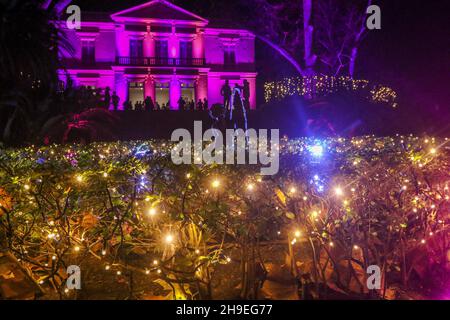 Malaga, Espagne.Décembre 6, 2021: Décembre 6, 2021 (Malaga le jardin botanique de Malaga est transformé en une histoire de Noël, une oasis de style paysage anglais avec plus de 150 ans d'histoire.Crédit : ZUMA Press, Inc./Alay Live News Banque D'Images