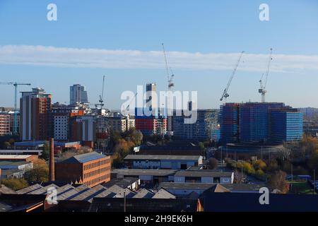 Une vue vers la construction de 'la jonction' de plus de 600 construire pour louer des appartements dans le centre de Leeds Banque D'Images