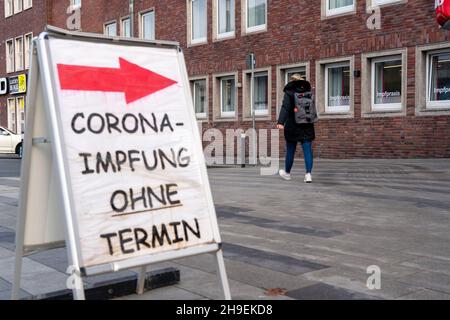 Centre de vaccination Corona, pratique de vaccination, vaccination sans rendez-vous, au poste principal de Duisburg, NRW, Allemagne, Banque D'Images