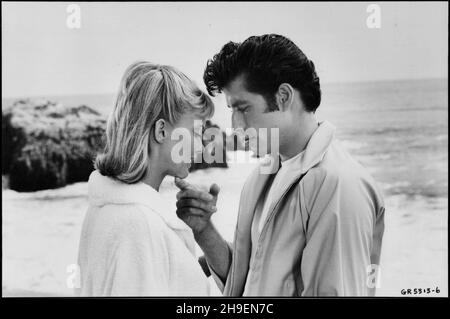 DATE DE SORTIE: 13 juin 1978 TITRE: Grease STUDIO: Paramount Pictures DIRECTEUR: Randal Kleiser PARCELLE: Good Girl Sandy Olsson et Greaser Danny Zuko sont tombés amoureux au cours de l'été.Quand ils découvrent de manière inattendue, ils sont maintenant dans la même école secondaire.AVEC: JOHN TRAVOLTA comme Danny et OLIVIA NEWTON comme Sandy.(Image de crédit : © Paramount Pictures /Entertainment Pictures) Banque D'Images