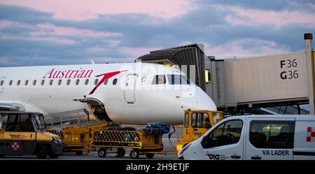 Vienne, Autriche.5 novembre 2021.Un avion autrichien vu à l'aéroport de Vienne.(Credit image: © Igor Golovniov/SOPA Images via ZUMA Press Wire) Banque D'Images