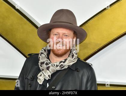 Londres, Royaume-Uni.06e décembre 2021.Leigh Francis participe à la première mondiale « The Kings Man » à Cineworld Leicester Square à Londres.Crédit : SOPA Images Limited/Alamy Live News Banque D'Images