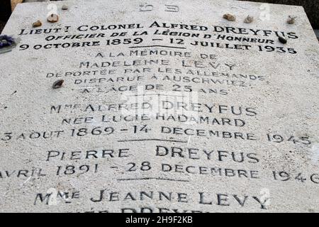 La tombe du cimetière Alfred Dreyfus Montparnasse, Paris, France Banque D'Images