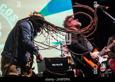 Nestor Ramljak (Nonpalidèce), Juanchi Baleirón (Los Pericos).Festival de musique Movistar Ven Banque D'Images