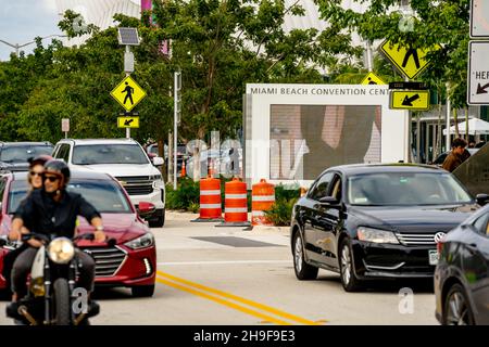 Miami Beach, Floride, États-Unis - 4 décembre 2021 : scène au Miami Beach Art Basel Banque D'Images