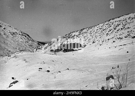 Polska, 1948-03.Schronisko Samotnia W Karkonoszach. wb PAP Dok³adny dzieñ wydarzenia nieustalony.Karpacz, mars 1948.L'auberge Samotnia dans les montagnes Karkonosze. wb PAP Banque D'Images