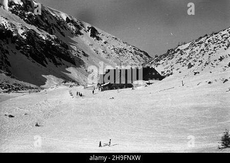 Polska, 1948-03.Schronisko Samotnia W Karkonoszach. wb PAP Dok³adny dzieñ wydarzenia nieustalony.Karpacz, mars 1948.L'auberge Samotnia dans les montagnes Karkonosze. wb PAP Banque D'Images