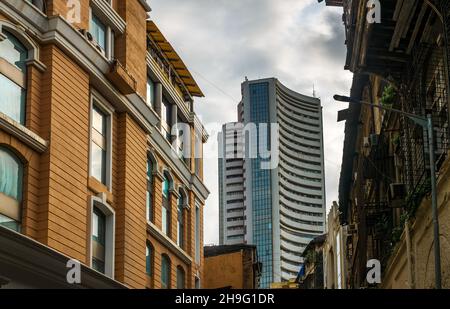 MUMBAI, INDE - 2 octobre 2021 : la Bourse de Bombay (BSE) est une bourse indienne située dans la rue Dalal, Kala Ghoda, Mumbai (anciennement Bo Banque D'Images