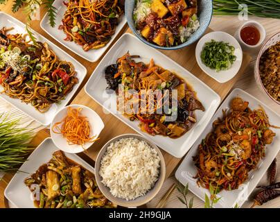 Ensemble de plats asiatiques sur la table.Vue de dessus Banque D'Images