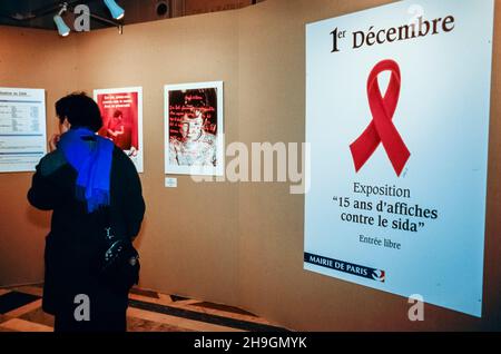 Paris, France, Affiches sur le sida, publicités françaises, exposition, défis de santé publique 1 décembre, Journée mondiale du sida Banque D'Images