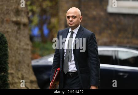 Downing Street, Londres, Royaume-Uni.7 décembre 2021.Sajid Javid MP, secrétaire d'État à la Santé et aux soins sociaux à Downing Street pour une réunion hebdomadaire du cabinet.Crédit : Malcolm Park/Alay Live News. Banque D'Images