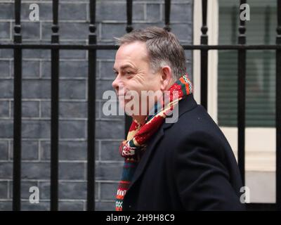 Londres, Royaume-Uni.7th décembre 2021.Le ministre d'État Nigel Adams arrive pour la réunion hebdomadaire du Cabinet au n° 10 Downing Street.Credit: Uwe Deffner/Alay Live News Banque D'Images