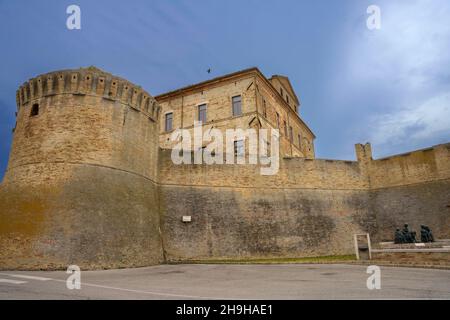 Offida, ville historique de la province d'Ascoli Piceno, Marche, Italie Banque D'Images