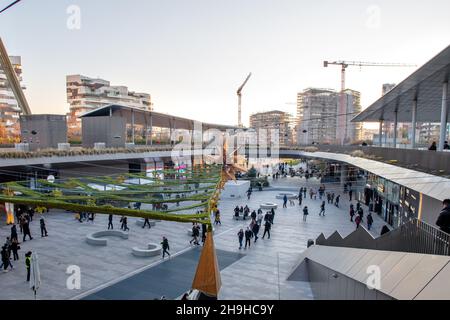 Une vue imprenable sur le centre commercial CityLife District, d'en haut, avec des décorations de Noël, CityLife, Milan,Italie Banque D'Images
